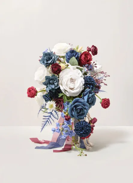 Bouquet Monolith Klein Blue